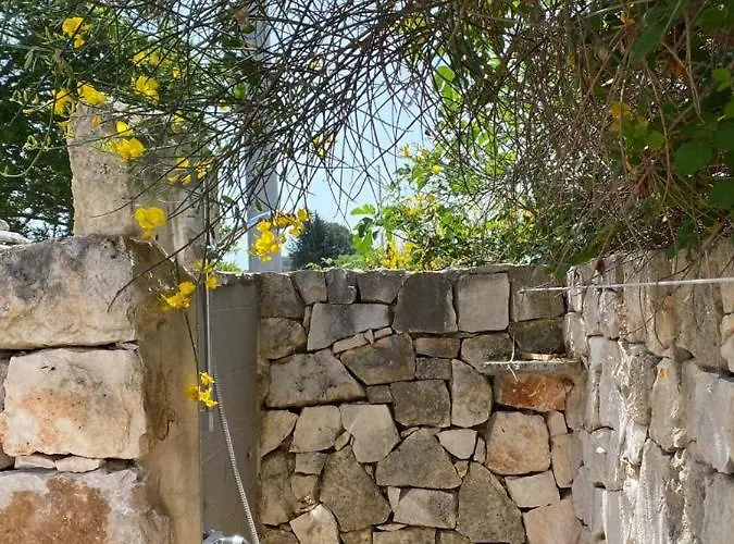 Trullo Raimondo بيت للعطل